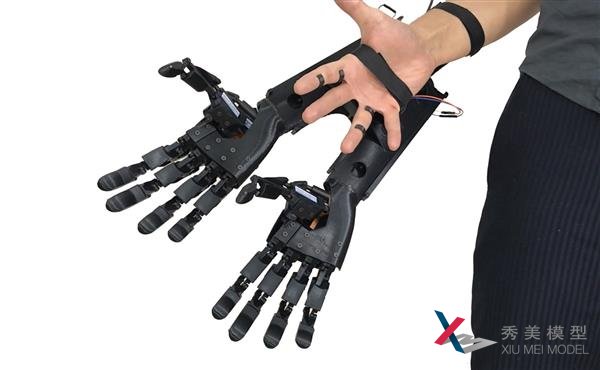 <b>Youbionic的2100美元的3D打印双手手套是“增强人类</b>