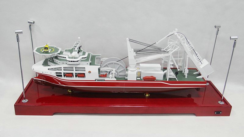 500米饱和潜水支持船模型