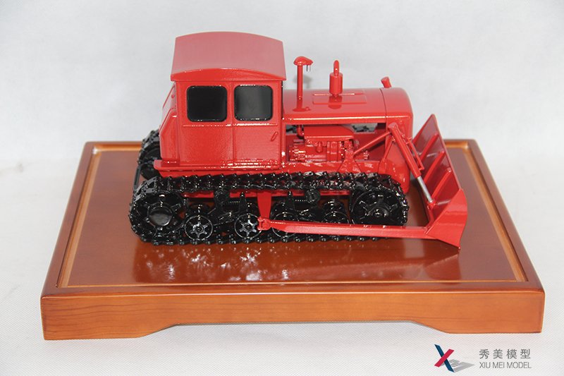 东方红60推土机模型--博物馆展览模型--秀美模型
